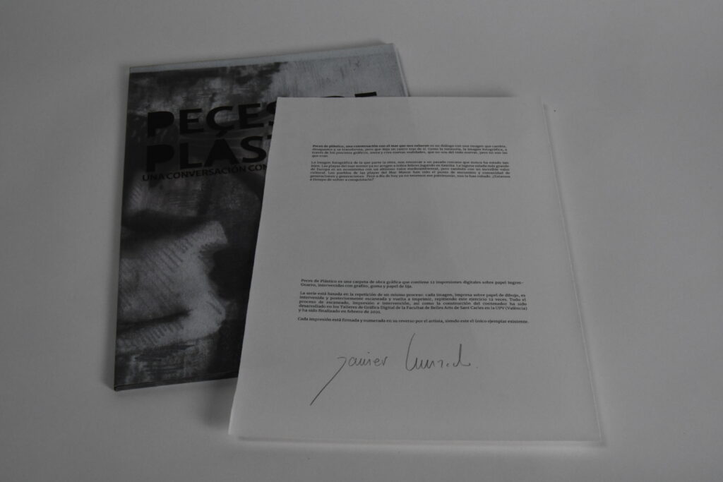 portada de Peces de plástico